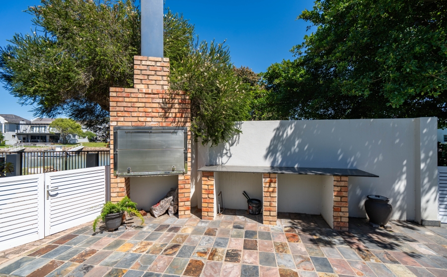 5 Bedroom Property for Sale in Royal Alfred Marina Eastern Cape